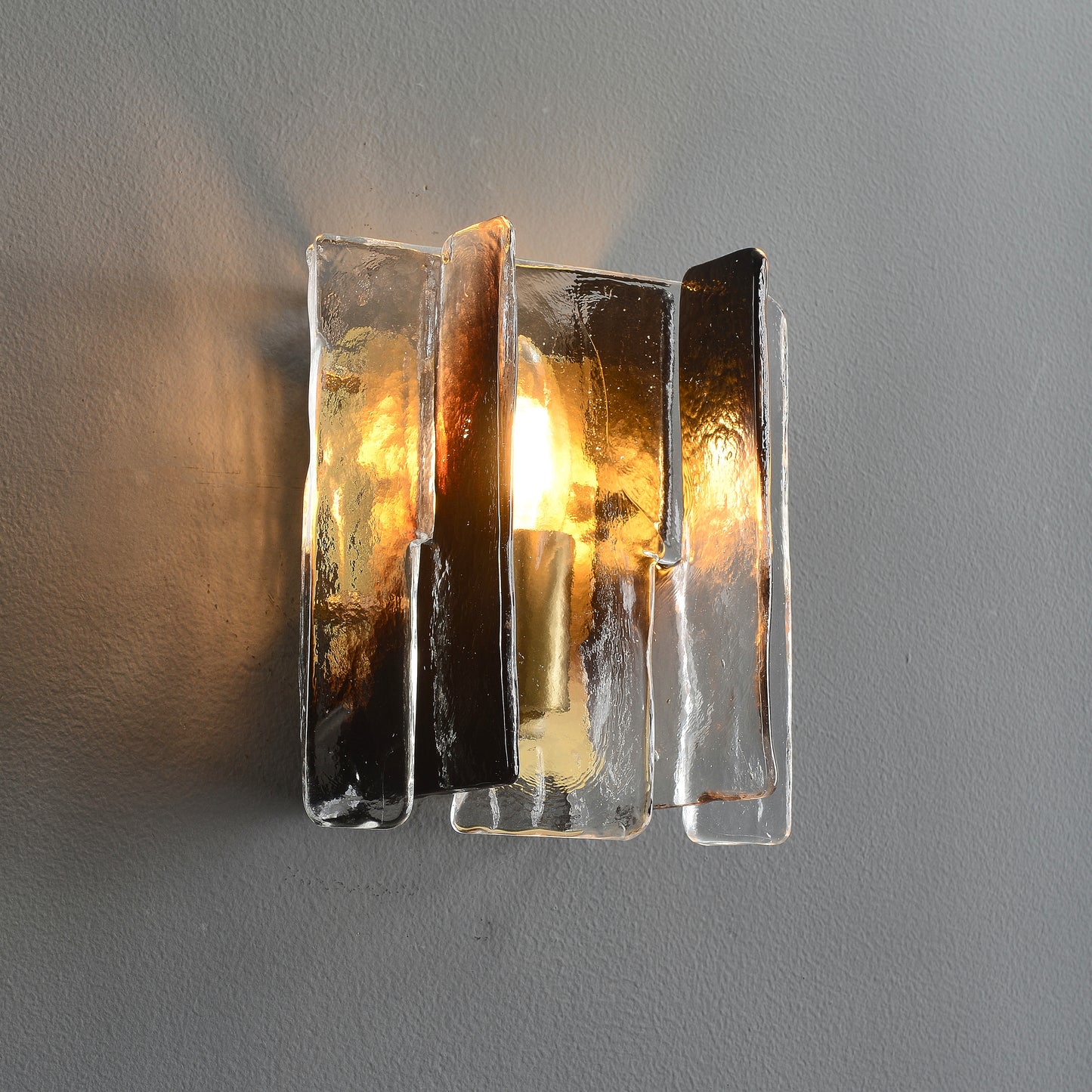 Vetro-Fuso Single-Light Wall Light - Brass Finish, Artistic Glass, Brass Frame, E14 Base