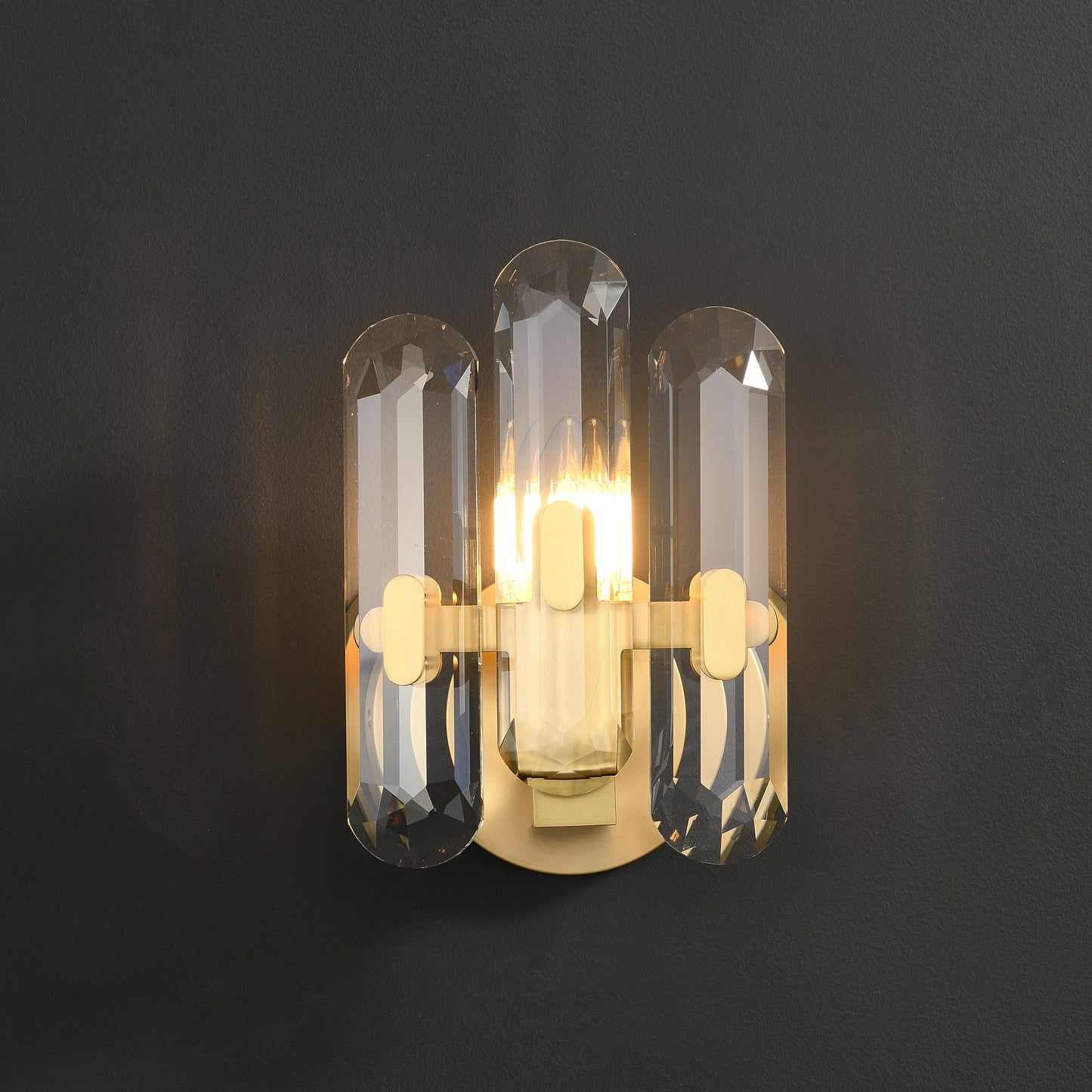 Elegante Single-Light Wall Light - Brass Finish, Clear Crystal, Iron Frame, E14 Base